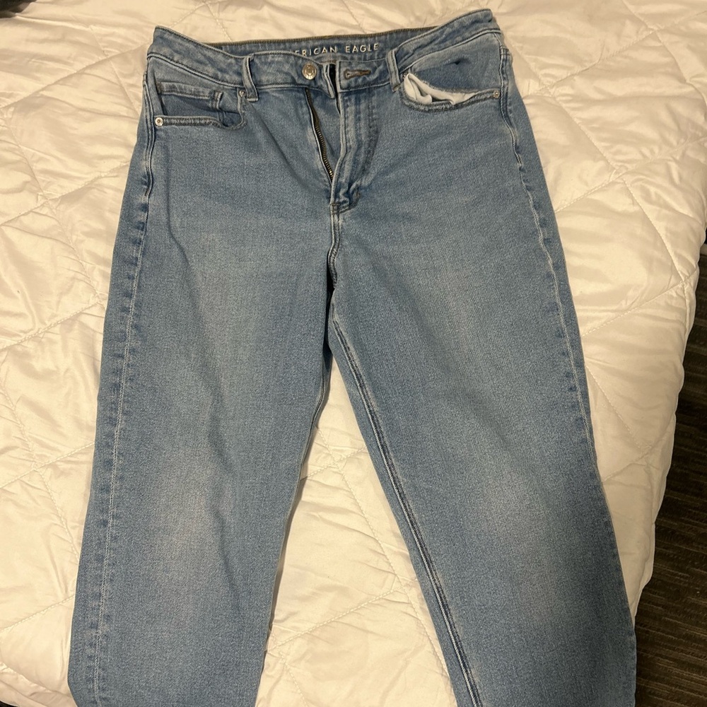Size 12 American Eagle Cropped Jeans